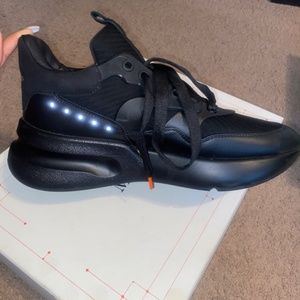 Alexander McQueen Men all black sneakers